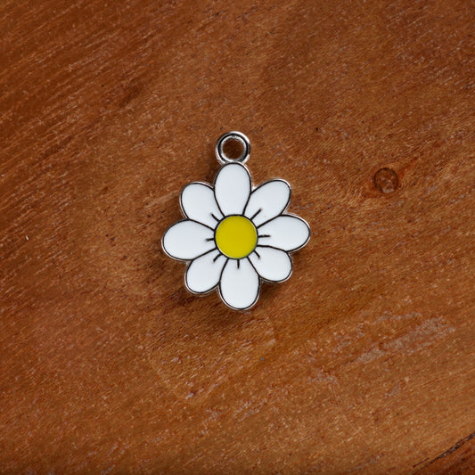 WHITE DAISY CHARM - SILVER